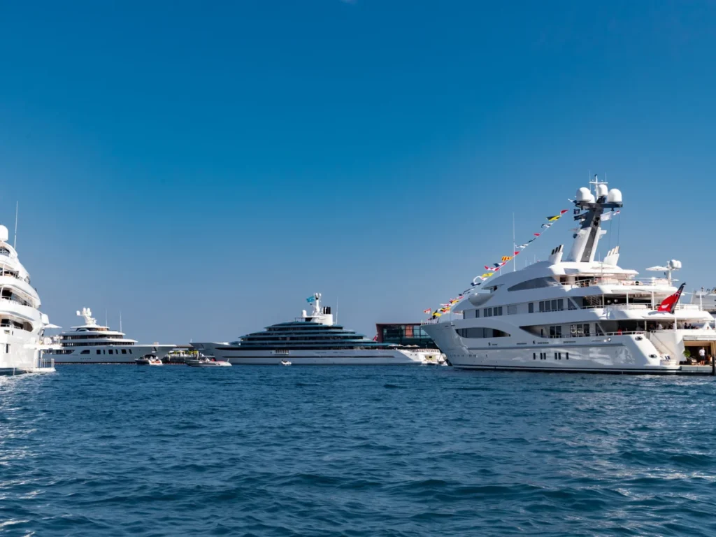 Mega Yachts, Monaco