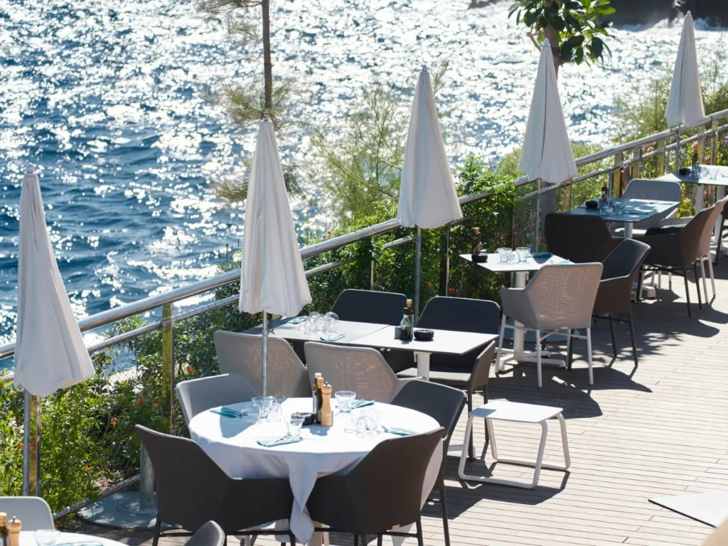 Restaurant in the Port of Monaco